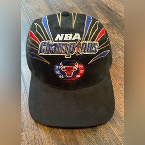 Chicago bulls 1998 Champions Starter Hat. Great condition.
